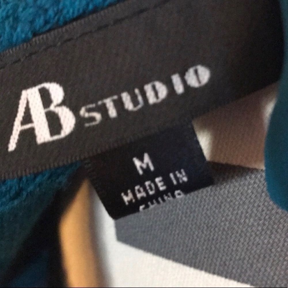 AB Studio Blue Keyhole Sweater MEDIUM - Picture 3 of 5